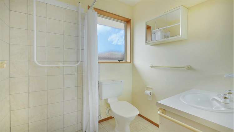 2/128 Yaldhurst Road Sockburn_5