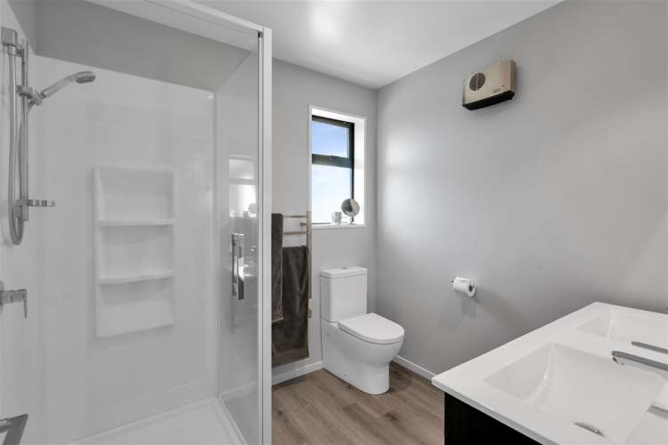 7 Halpin Drive Lincoln_12