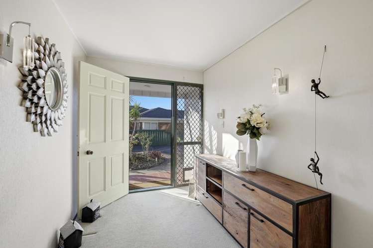 2/983 Beach Road Torbay_22