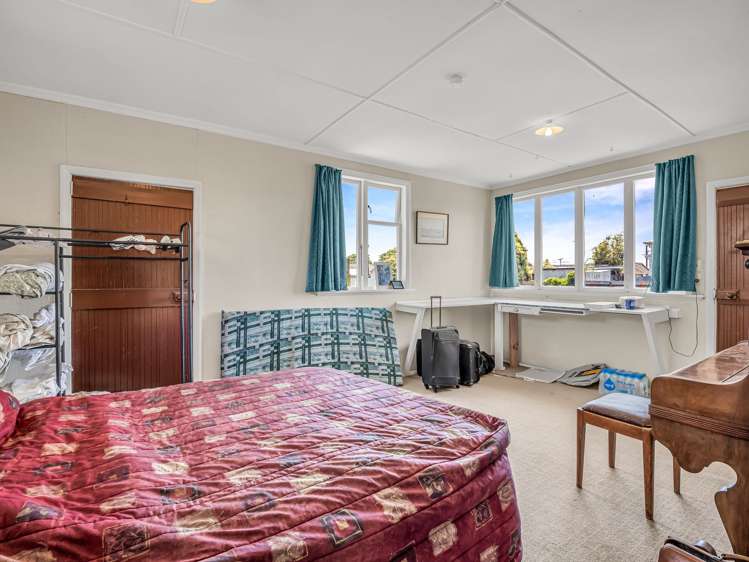 89 Parker Avenue Levin_28