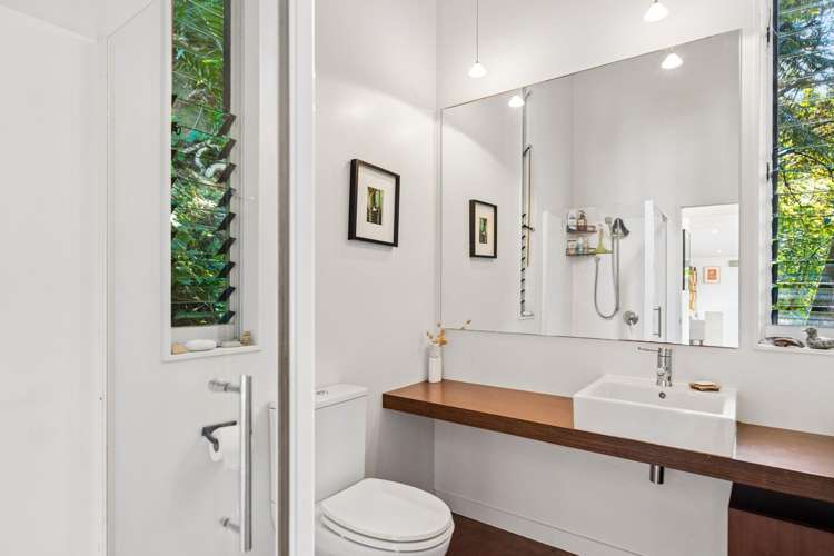 31 Lone Kauri Road Karekare_25