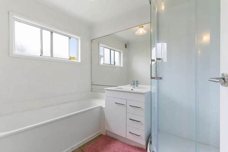 1/207 Sunnynook Road Totara Vale_9