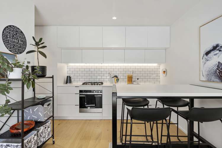 33 Jean Caldwell Way Island Bay_8