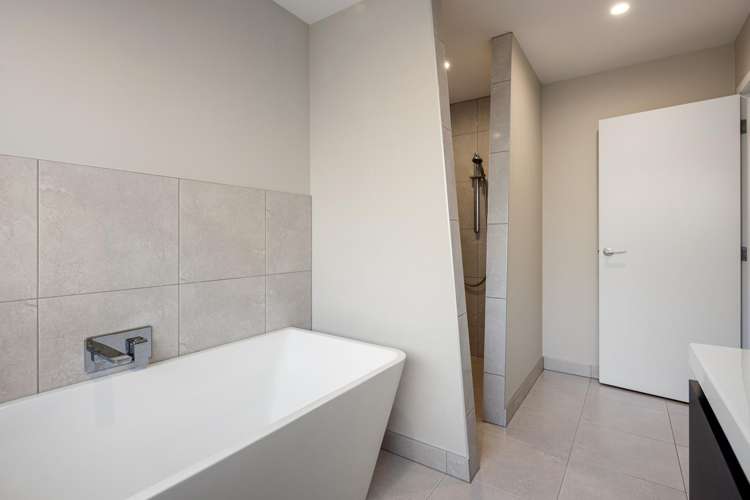 15 Hyatt Close Leamington_32