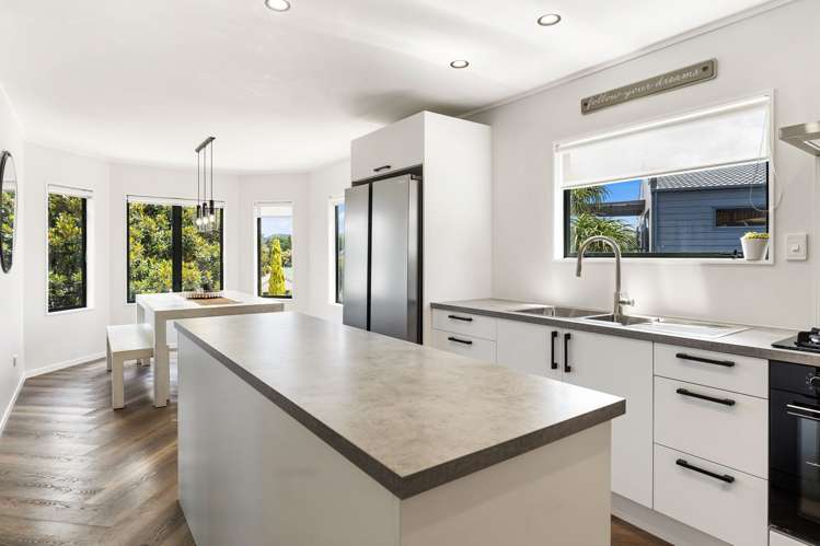 9 Howards Way Kamo_10