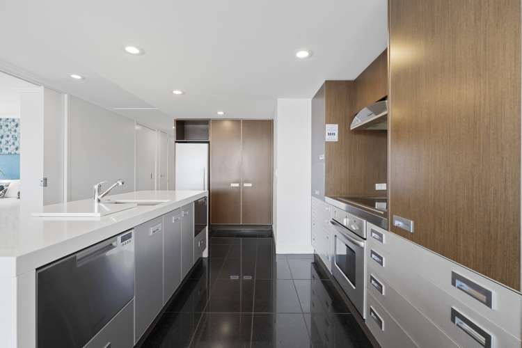 1/225 Lake Terrace Waipahihi_8