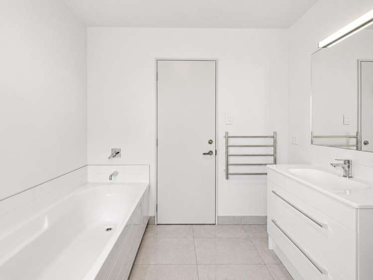 32 Menin Gate Crescent Broomfield_13