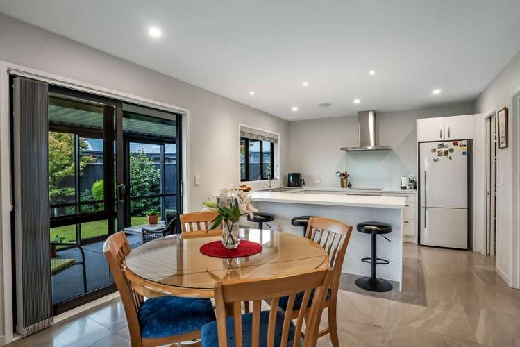 57 Sunline Avenue Lincoln_3