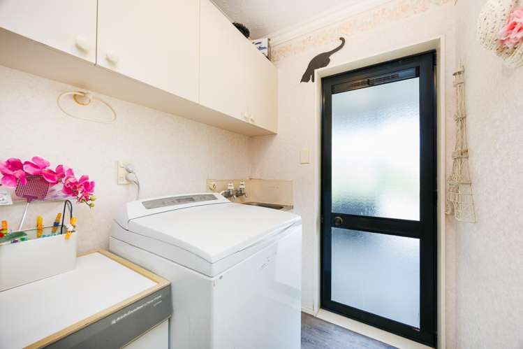 846 Colyton Road Bunnythorpe_21