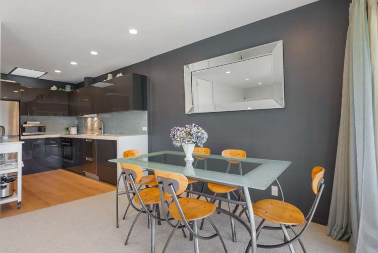 2/2 Tiwai Road Royal Oak_4