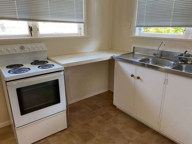 1/10 Ocean View Road Northcote_6