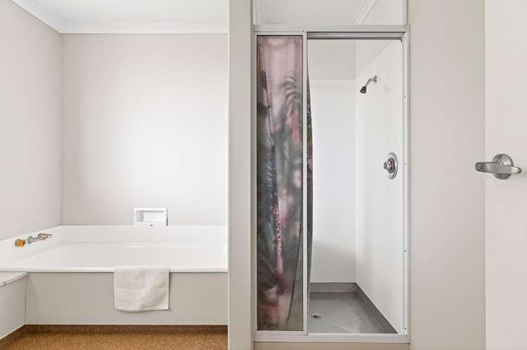 66 Douglas Street Okitu_14