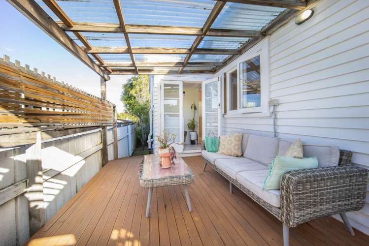 63 Roberts Road Te Atatu South_12