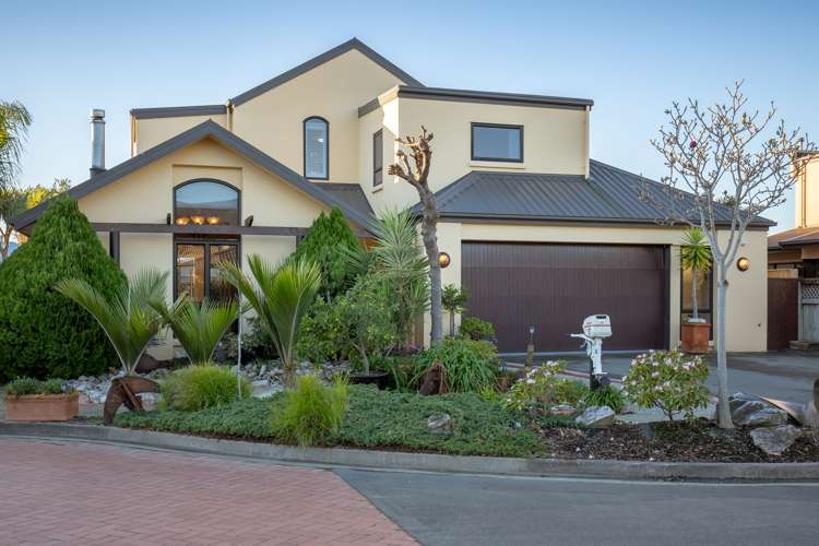 8 Di Pierri Way The Wood_1