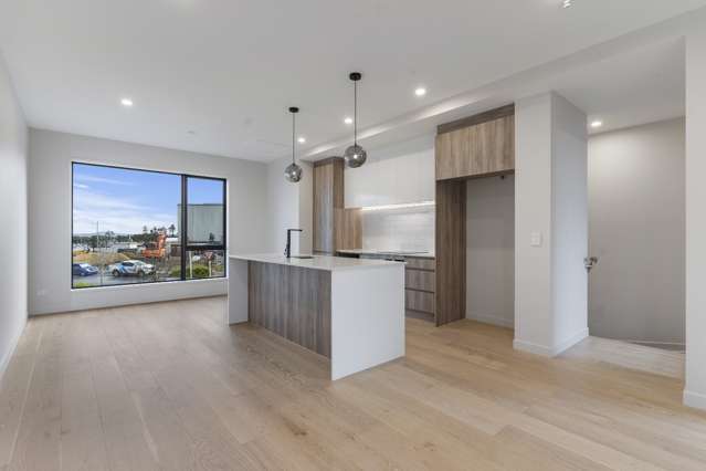 3/2 Marlborough Crescent Hobsonville_2