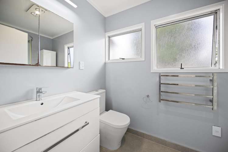 1/22 Bundena Place Clendon Park_9