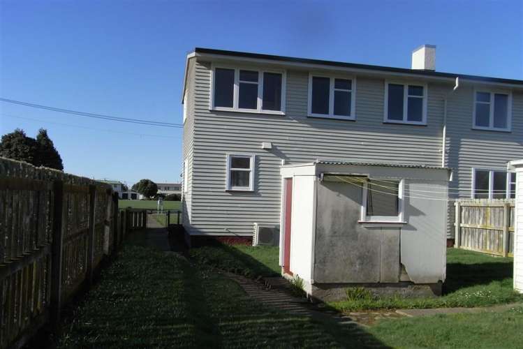 46 Devon Crescent Bulls_5