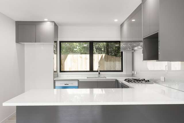 2/16 Brandon Road Glen Eden_2