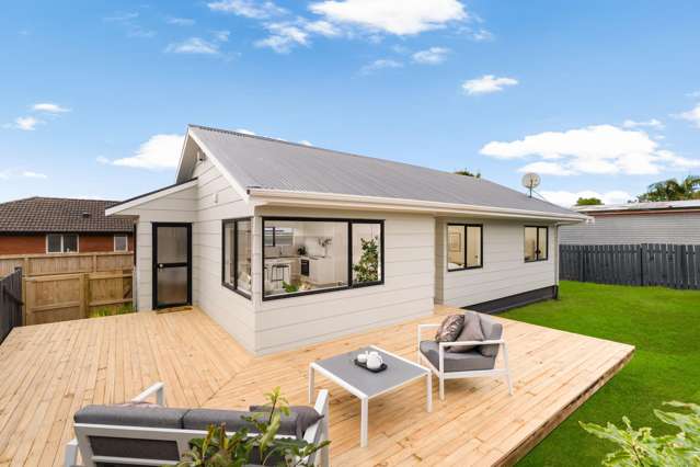 2/7 Rewarewa road Te Atatu Peninsula_1