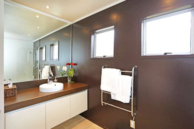 86 Awanui Rise Papakura_10