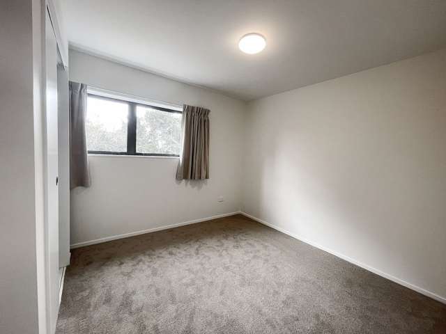 2/338 Royal Road Massey_3