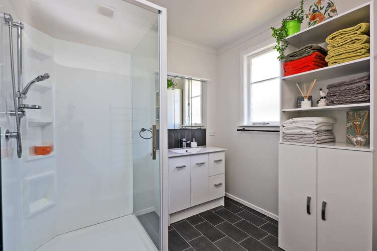 2 Harrow Street Taradale_12