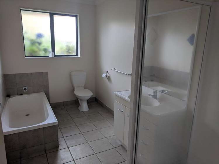 14 Lothian Brae Wattle Downs_4