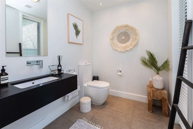 3 Helmores Lane Merivale_32