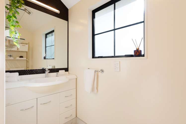 77 Woodhouse Avenue Karori_20