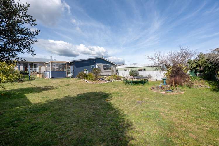 6 Leslie Street Central_21