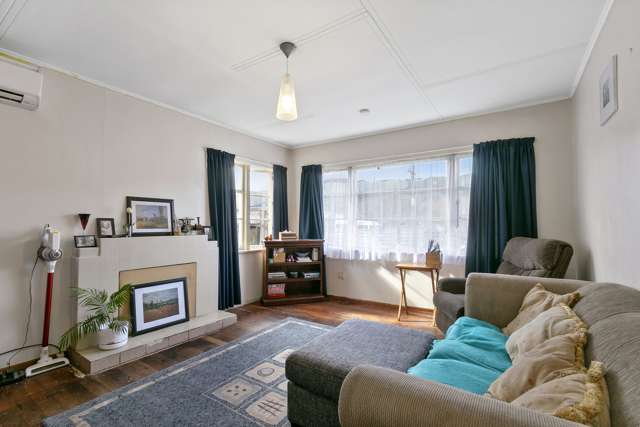195 Wellington Road Wainuiomata_1