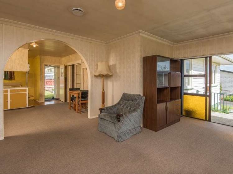 50 Tennyson Crescent Stoke_9