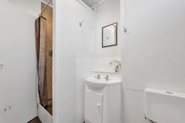 89 Wairau Road Oakura_24