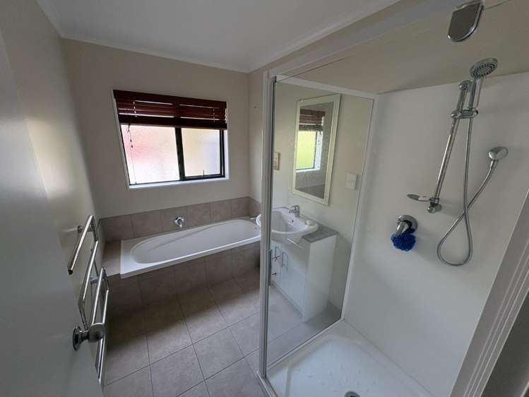 14 Roderick Place 11614_8