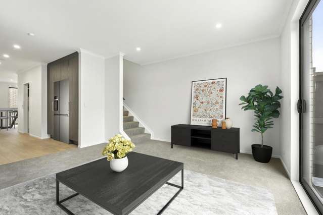 Stylish 3 bedroom end terrace with Garage