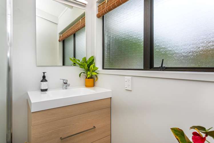 311 Main Road Tairua_19