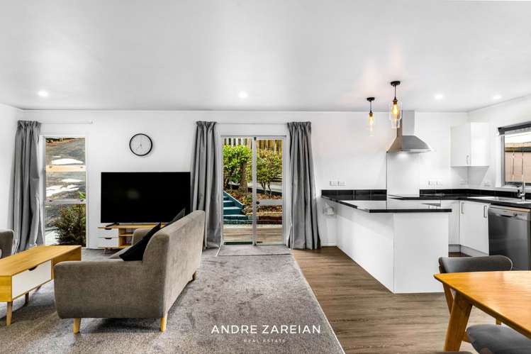 2/155 Oaktree Avenue Browns Bay_9