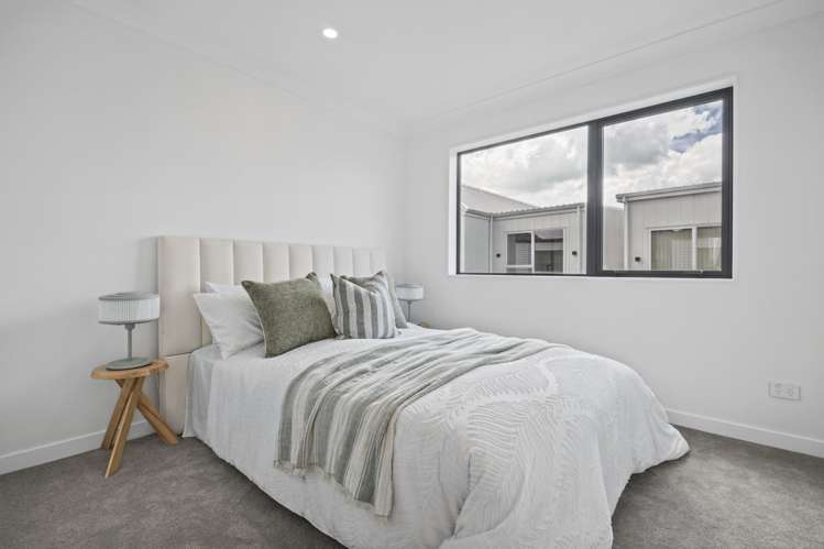 1 & 2/8 Indus Place Half Moon Bay_11