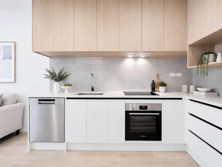 2/4 Toru Street Te Atatu Peninsula_6
