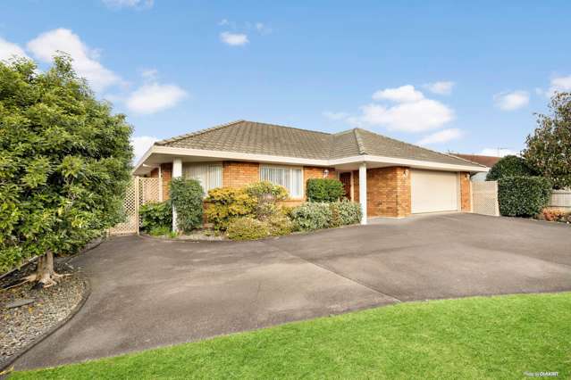 SOLID, SPACIOUS, PRIVATE & CONVENIENT FAMILY GEM!