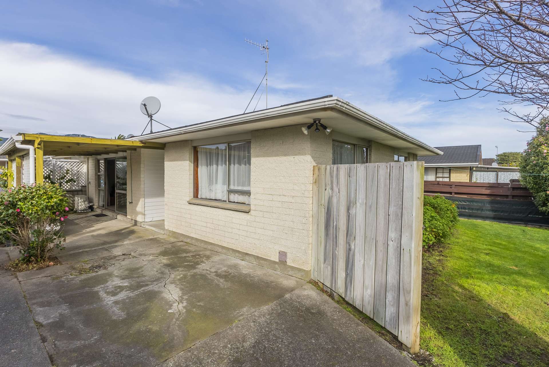 1/102 Hillcrest Road Raumati Beach_0