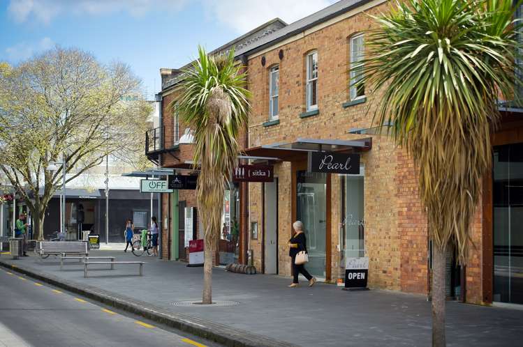 B408/176 Broadway Newmarket_7