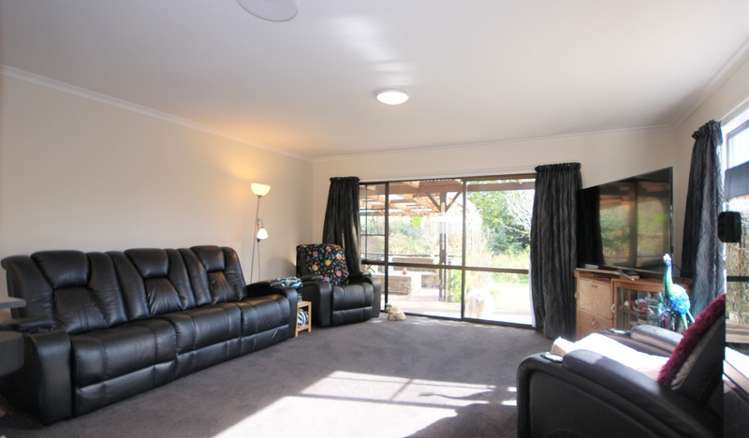 15 Karaka Road Waikari_11