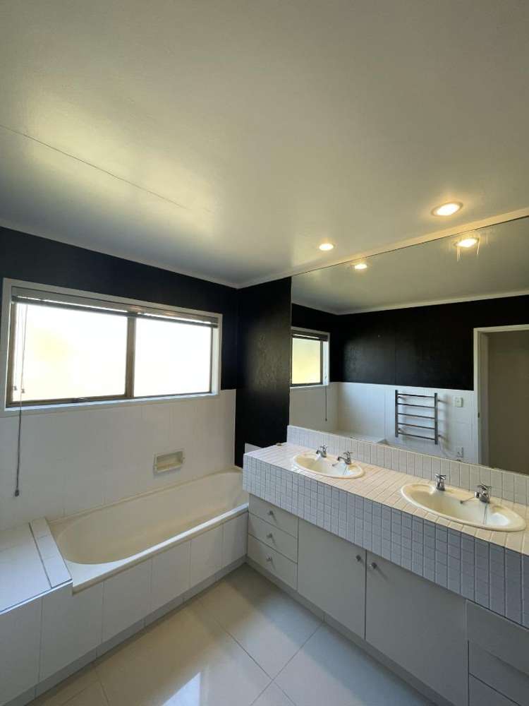 64 James Cook Drive 1185_12