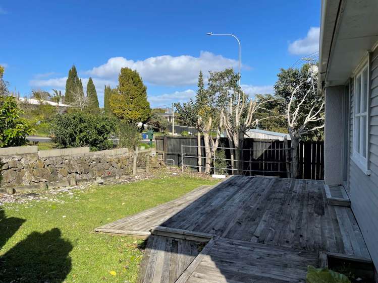 128 Edmonton Road Te Atatu South_1