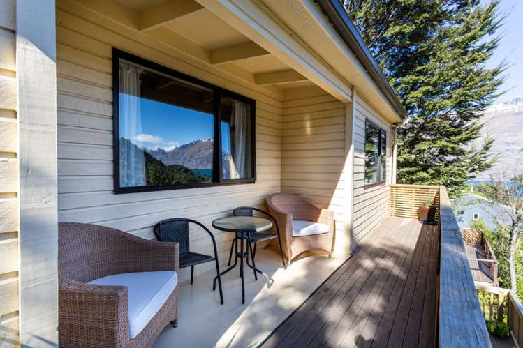 26 Mackinnon Terrace Fernhill/Sunshine Bay_2