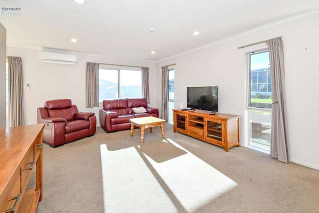21a/8 Village Place Tuakau_2