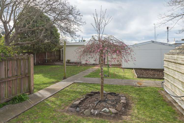 6 Travis Road Burwood_11