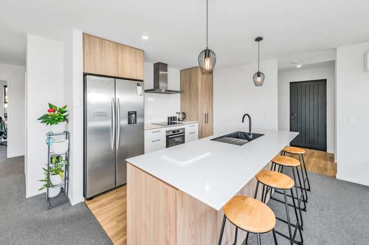 197 Faringdon Boulevard Rolleston_3