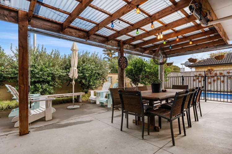 6 Horsley Grove Pyes Pa_11